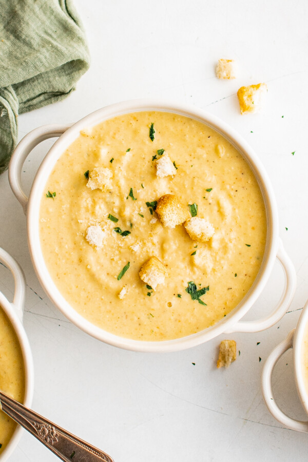 Healthy Roasted Garlic Cauliflower Soup The Novice Chef
