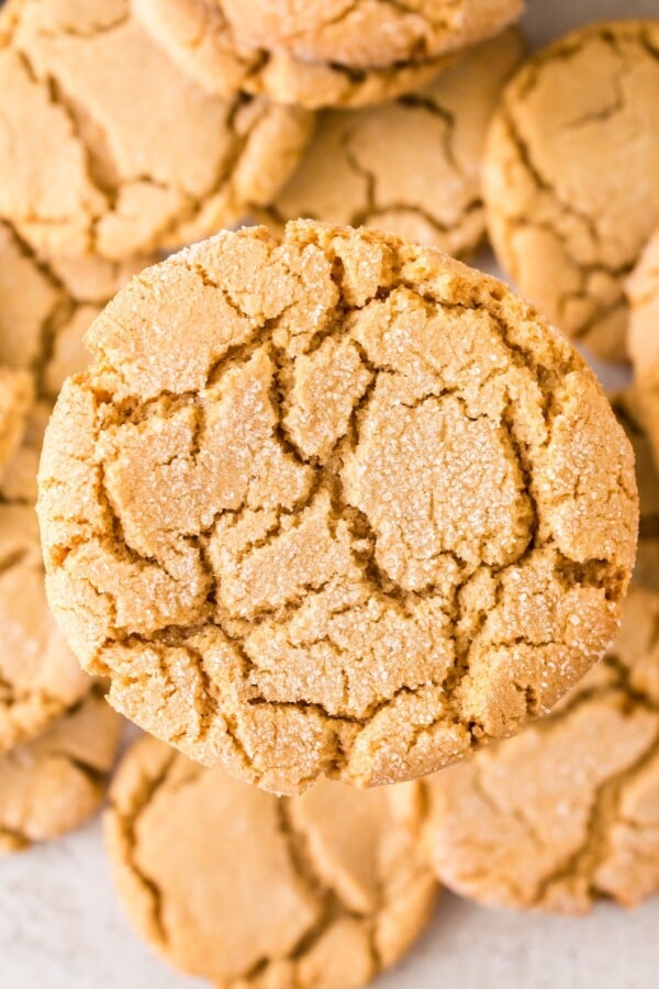 Brown Butter Sugar Cookies are sure to impress with their rich, nutty flavor and their chewy, soft texture. This homemade sugar cookie recipe is incredibly easy to prepare, but totally guest-worthy at the same time!