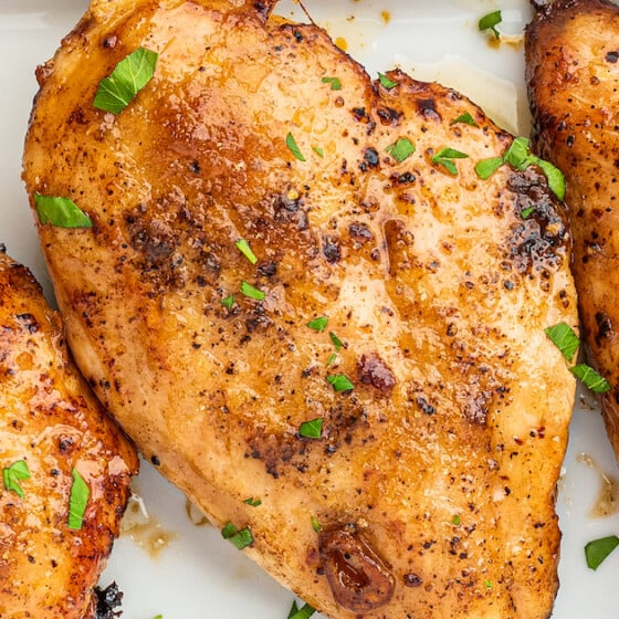 Easy Garlic Brown Sugar Chicken Recipe | The Novice Chef