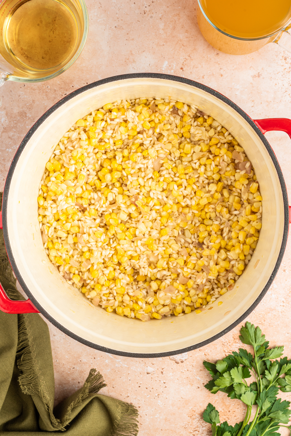 Mixed corn and rice with wine. 