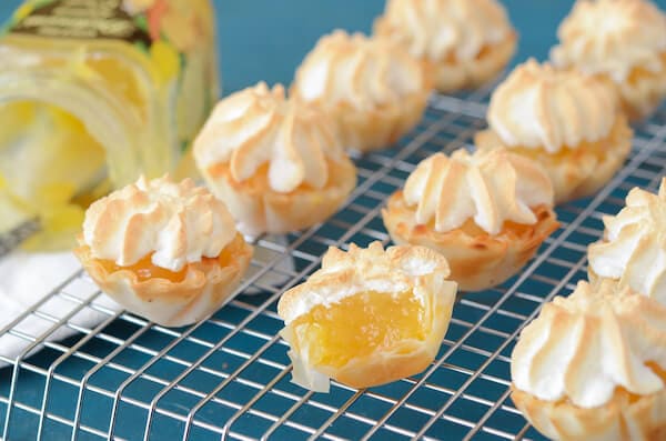 Mini Tartas de Merengue de Limón en 10 minutos desde www.thneovicechefblog.com