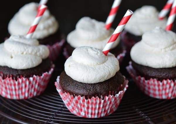 Root Beer Float Cupcakes with red and white straws
