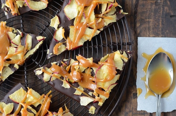 These caramel apple chocolate bark pieces are so yummy and perfect for fall!
