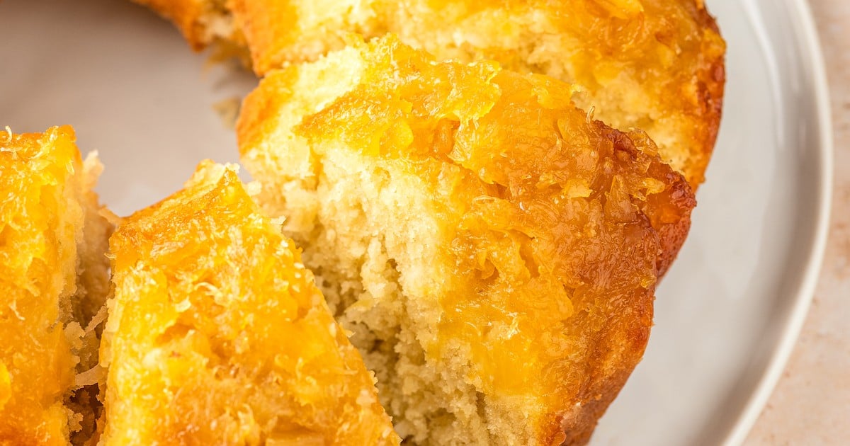 SOUTHERN LIVING PINEAPPLE POUND CAKE (EASY RECIPE)