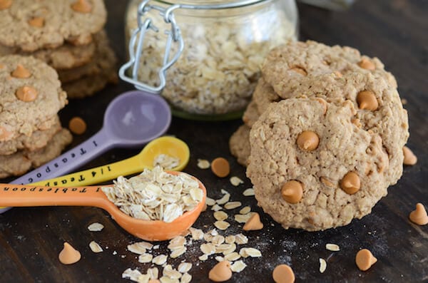 Oatmeal Scotchies (cinnamon oatmeal cookies with butterscotch bites!) recipe via www.thenovicechefblog.com