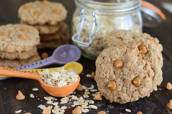 Oatmeal Scotchies (cinnamon oatmeal cookies with butterscotch bites!) recipe via www.thenovicechefblog.com