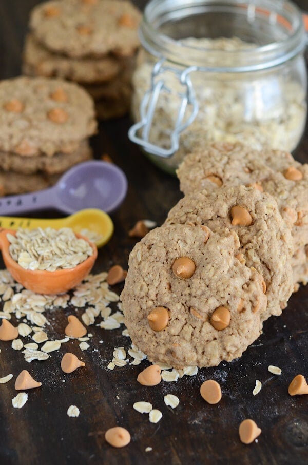 Oatmeal Scotchies (cinnamon oatmeal cookies with butterscotch bites!) recipe via www.thenovicechefblog.com