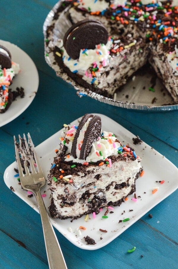 Oreo Cheesecake Cake - i am baker