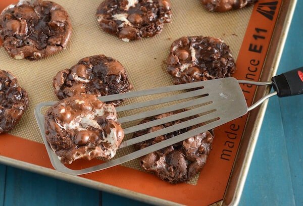 Flourless Chocolate Fudge Marshmallow Cookies - #GlutenFree #Recipe 