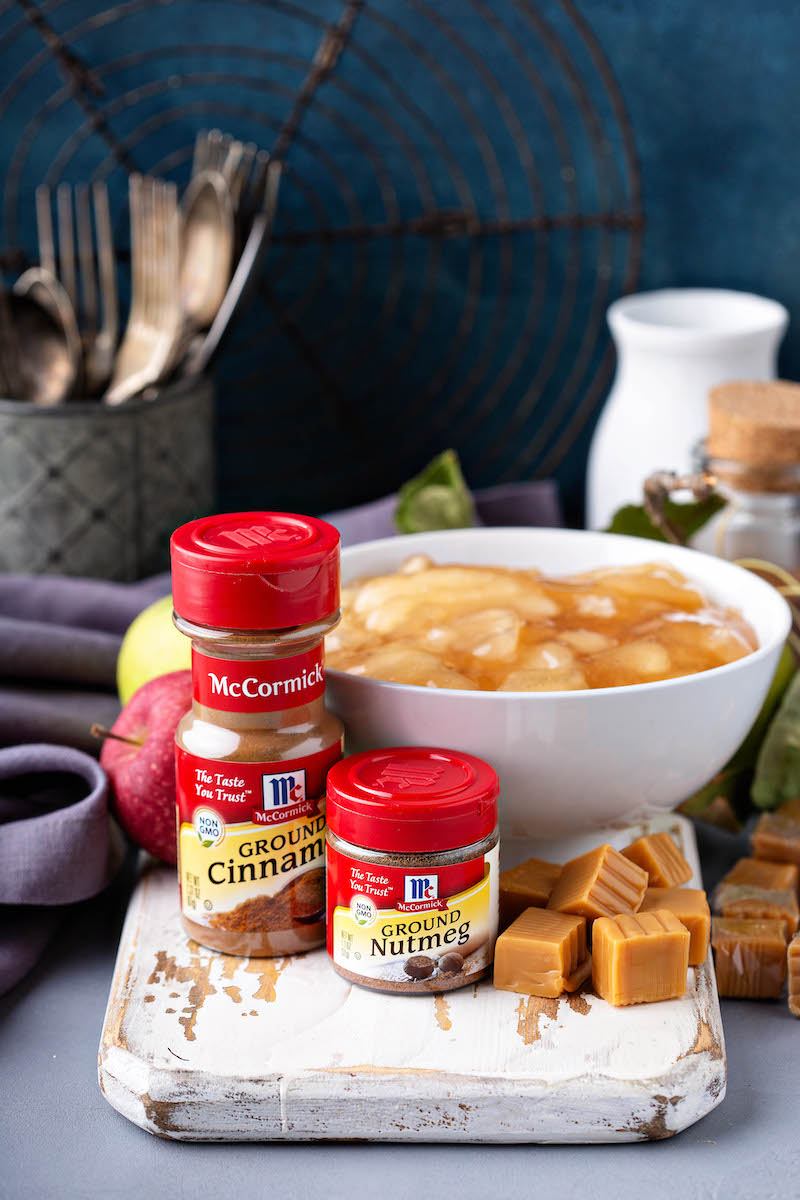 Caramel Apple Dump Cake [5 ingredients] The Novice Chef