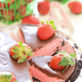 No-Bake Chocolate Covered Strawberry Pie in a pie tin