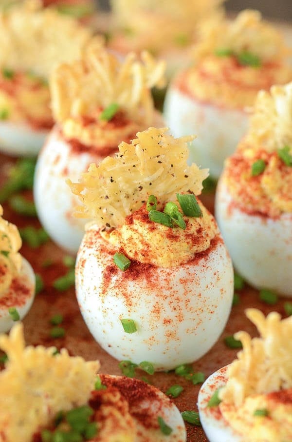 Easy Deviled Eggs Recipe - Primavera Kitchen