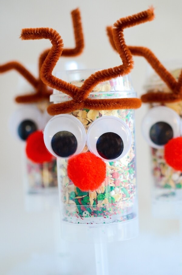 Reindeer Food in push up pops! Spread this reindeer food around your lawn on Christmas Eve with the kids to help Santa and Rudolph find your home!
