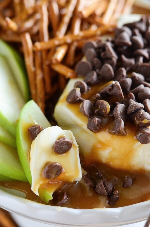 Warm Caramel Apple Dip | The Novice Chef