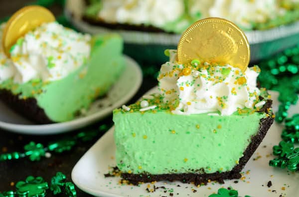 No Bake Shamrock Freezer Pie! Just a few ingredients to make this delicious mint pie for St. Patricks Day!