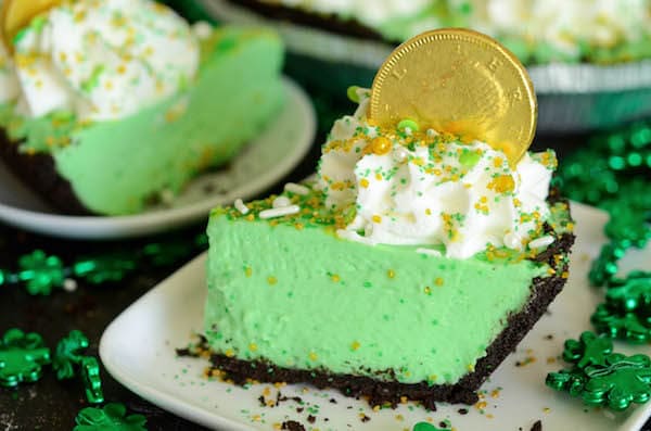 No Bake Shamrock Freezer Pie! Just a few ingredients to make this delicious mint pie for St. Patricks Day!