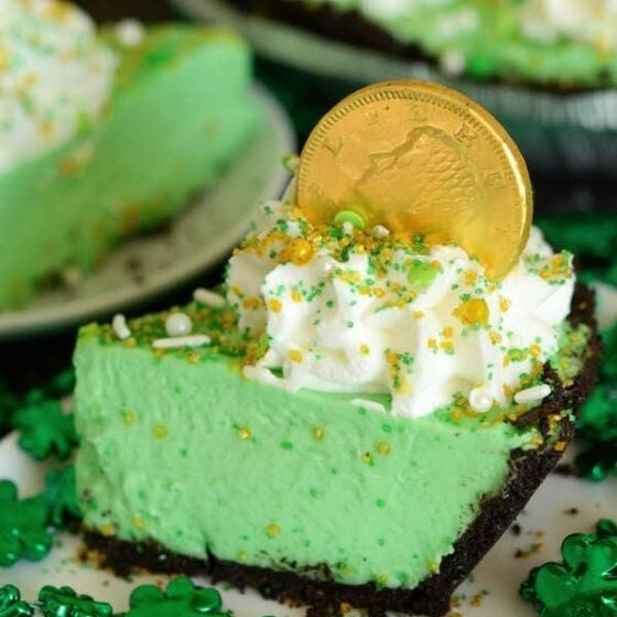 No Bake Shamrock Freezer Pie! Just a few ingredients to make this delicious mint pie for St. Patricks Day!