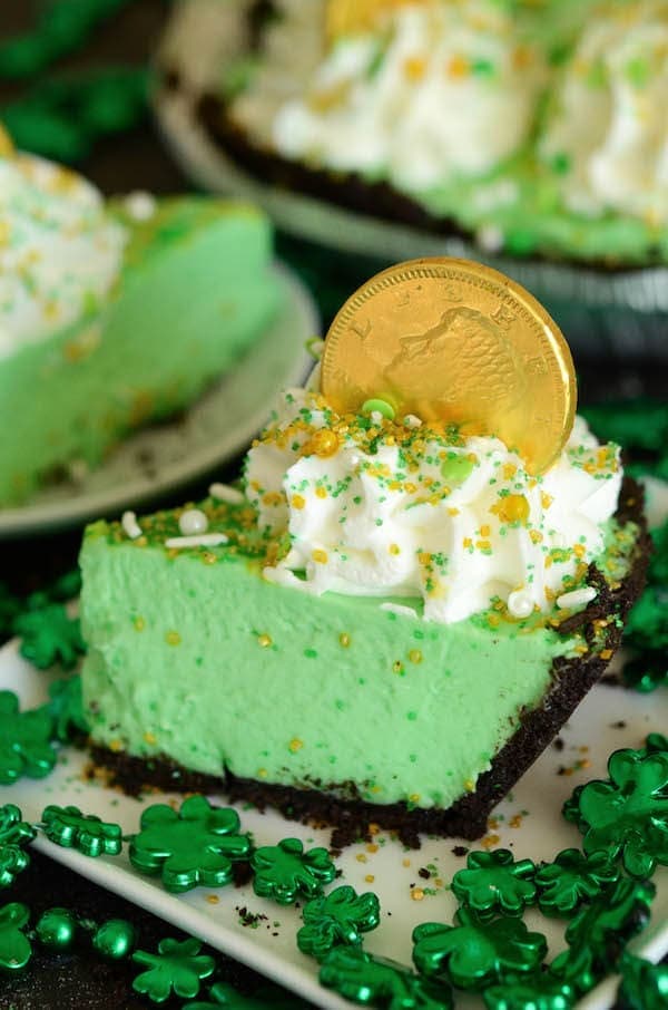 No Bake Shamrock Freezer Pie! Just a few ingredients to make this delicious mint pie for St. Patricks Day!