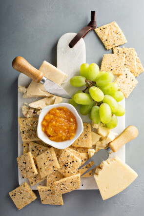 Low Carb Crackers Recipe | The Novice Chef