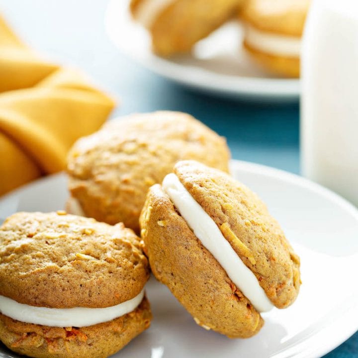 Homemade Red Velvet Whoopie Pies | The Novice Chef