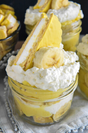 Easy Banana Moon Pie Trifle Recipe | The Novice Chef