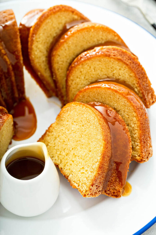 Butterbeer Poudn Cake sliced on a platter.