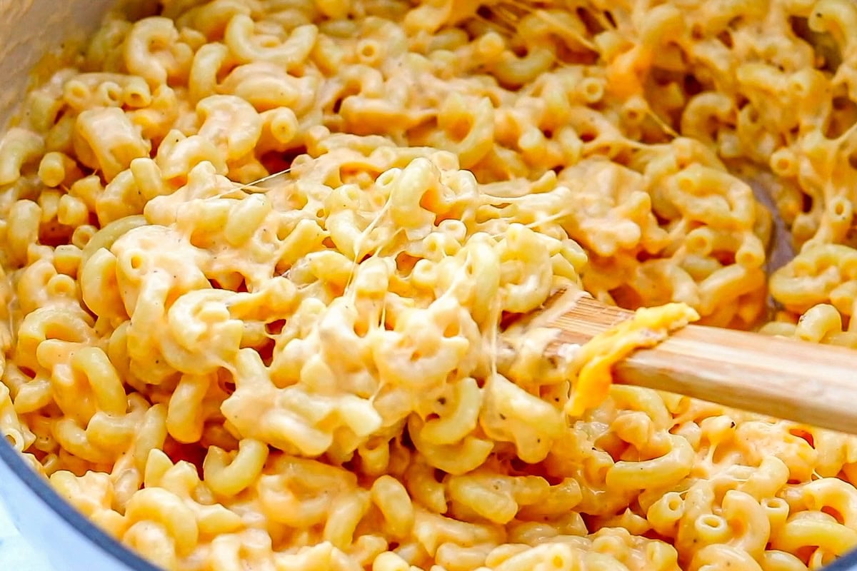 Easy Homemade Mac and Cheese Recipe in Under 20 Minutes!