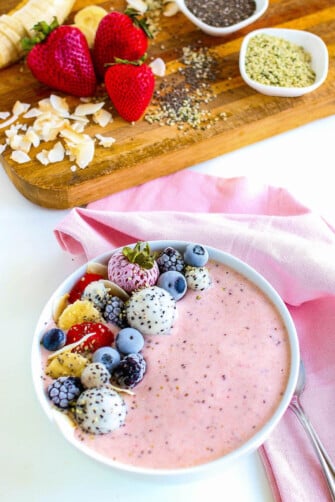 Strawberry Smoothie Bowl Recipe | How to Make a Smoothie Bowl