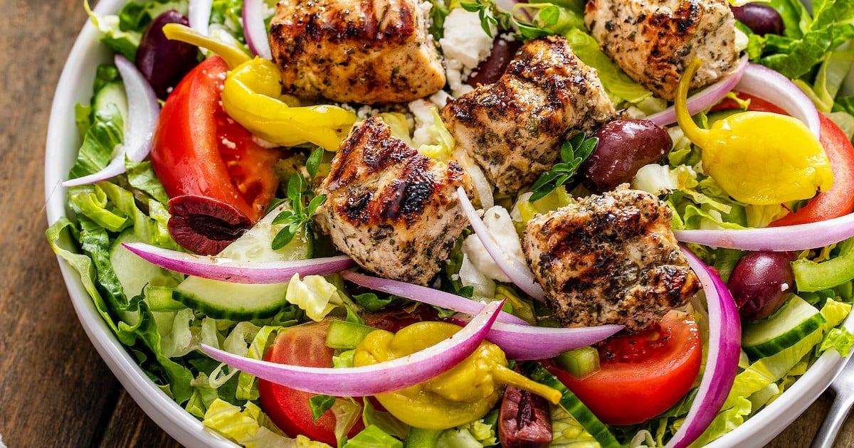 Easy Greek Salad Recipe | The Novice Chef
