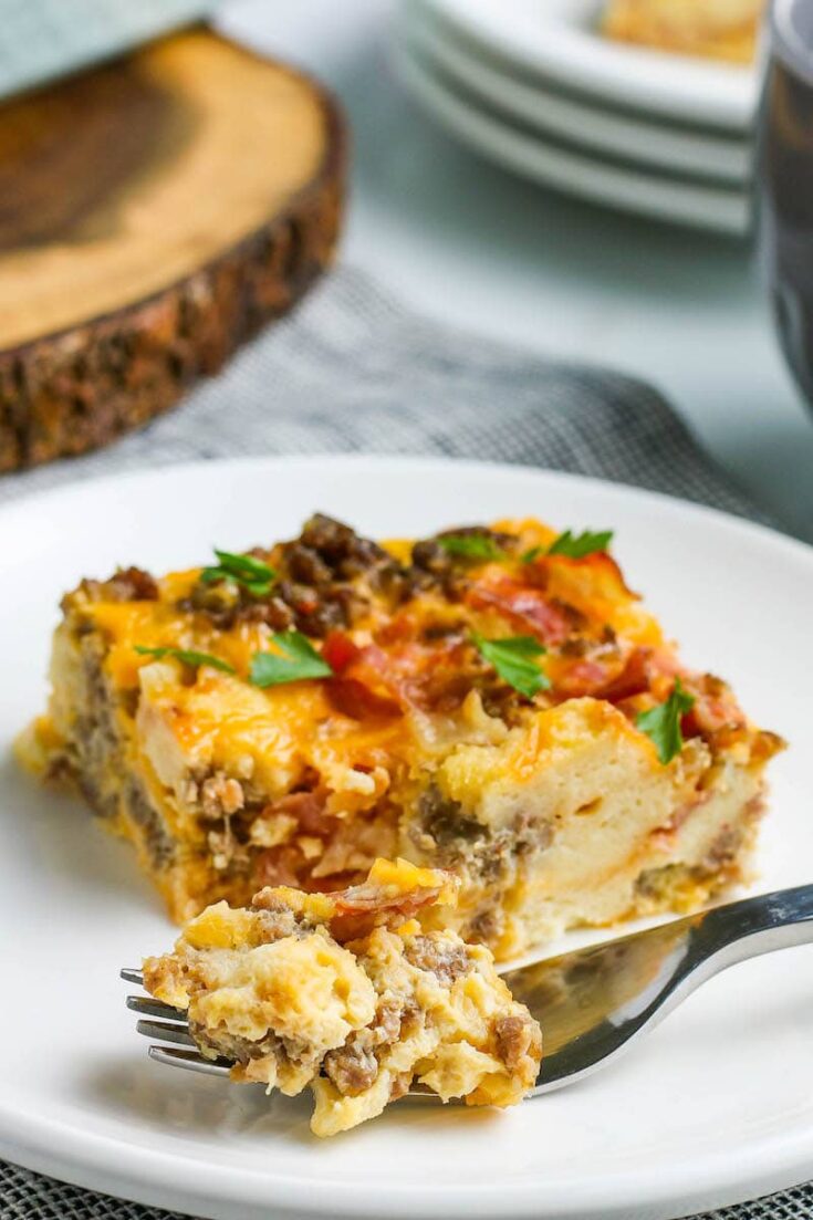 Overnight Bacon and Sausage Breakfast Casserole | The Novice Chef