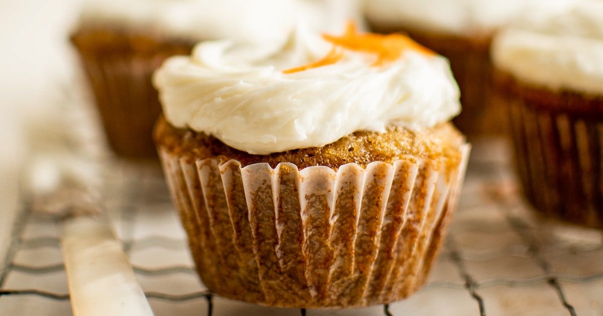 Amazing Carrot Cake Cupcakes and Edible Chocolate Carrot Cupcake Toppers |  Tikkido.com