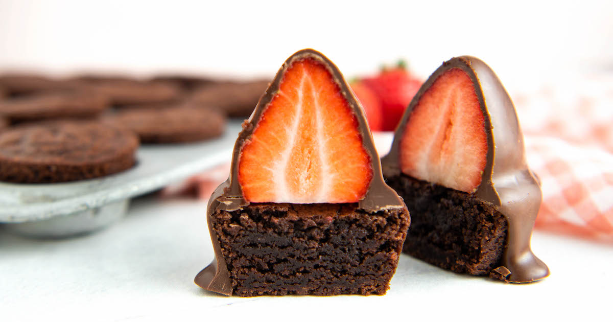 Chocolate Covered Strawberry Brownie Bites The Novice Chef