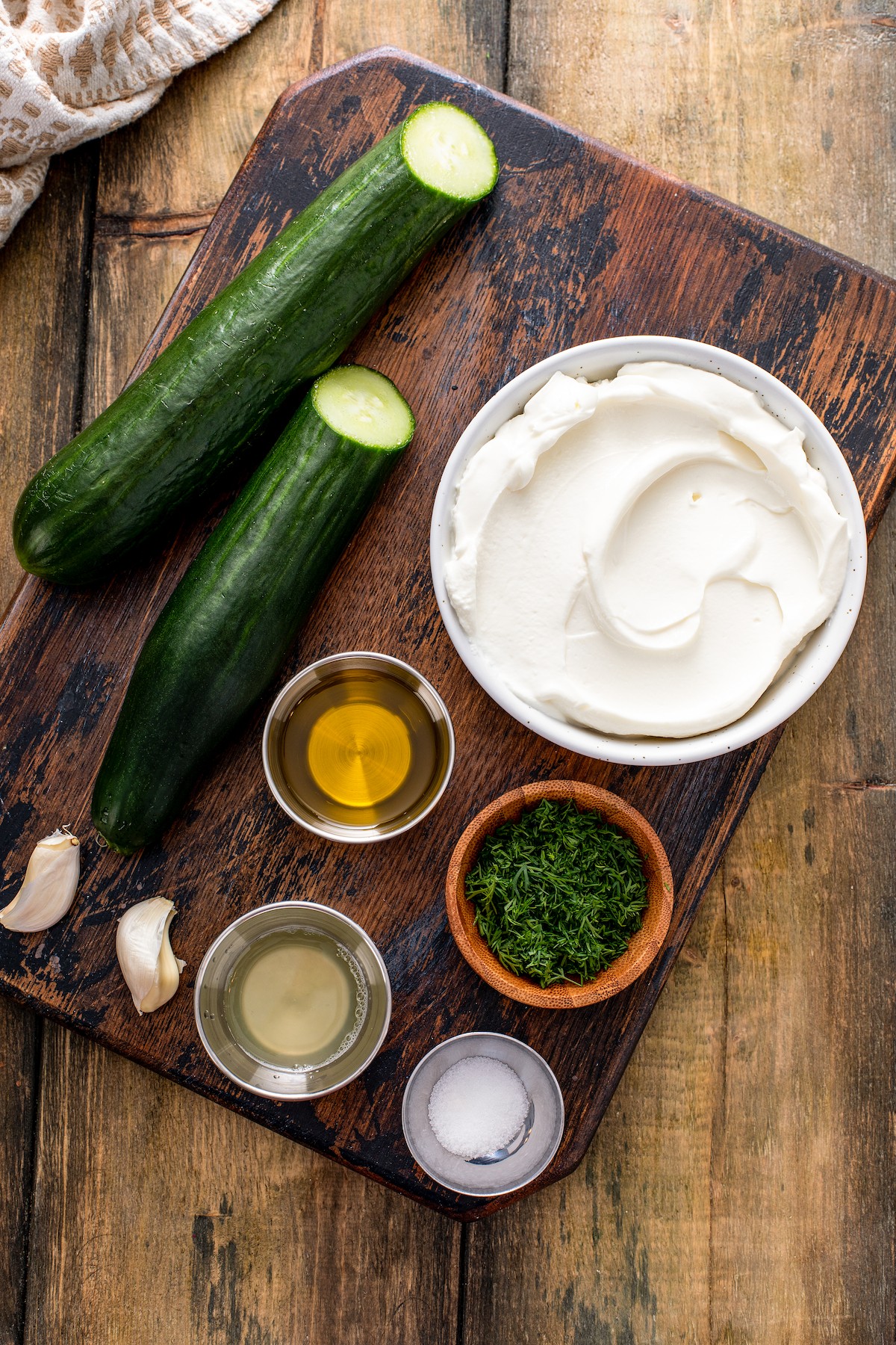 Ingredients for a tzatziki recipe.