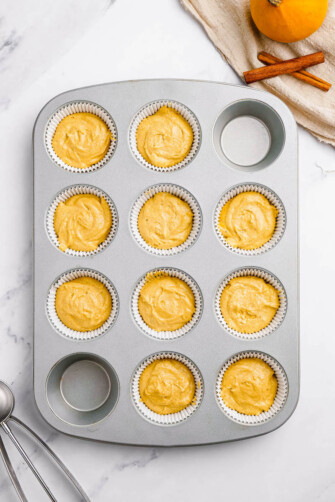 Pumpkin Cupcakes with Cream Cheese Frosting l The Novice Chef