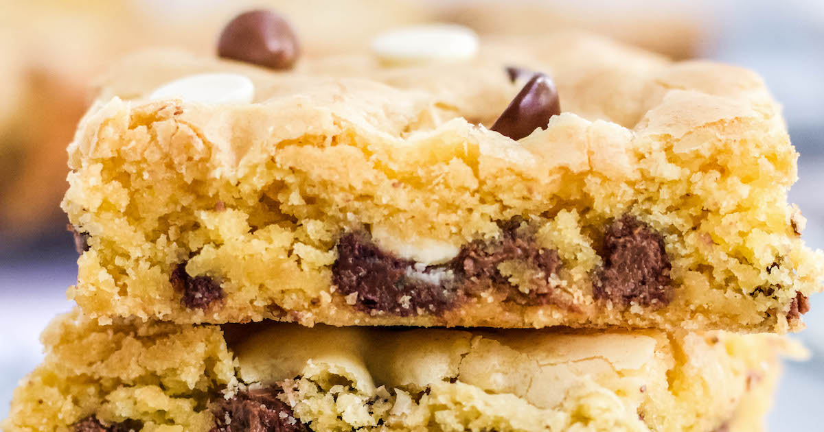 Easy Cake Mix Cookie Bars | Chewy Chocolate Chip Cookie Bars