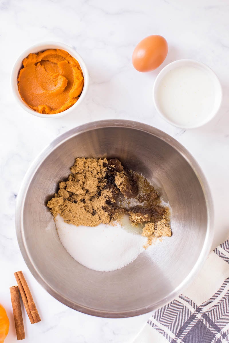 Granulated and brown sugar in a bowl.