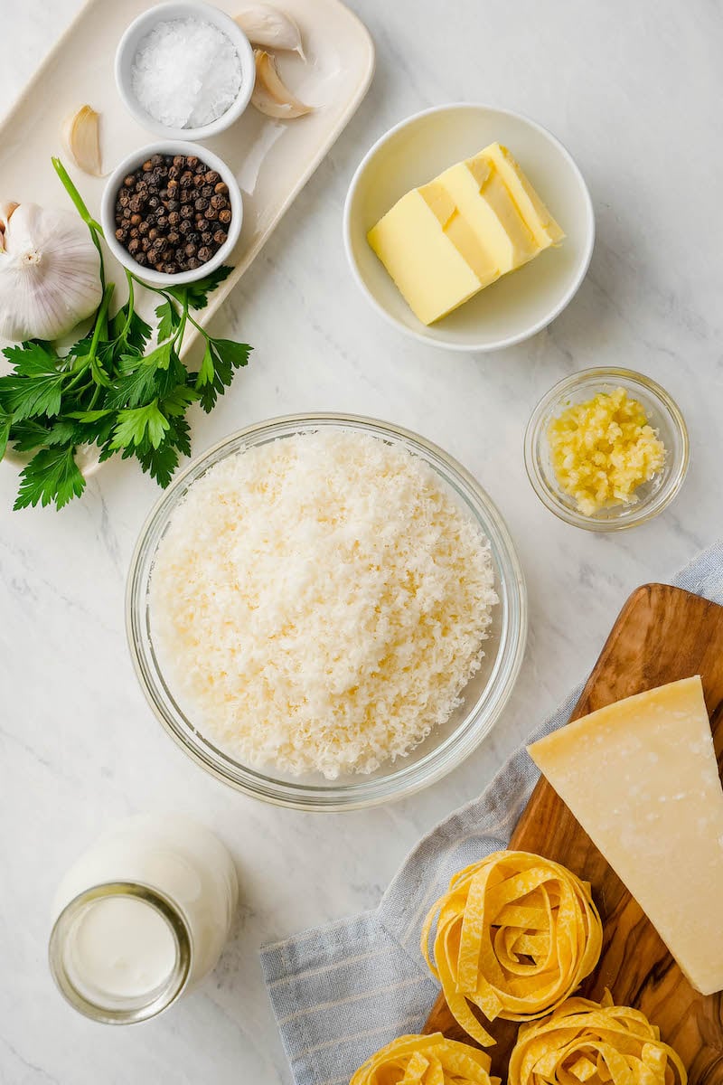 Ingredients for homemade alfredo sauce.