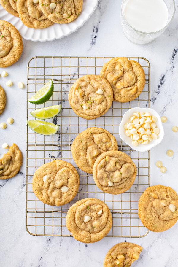 Cookies are cooling on a wire cooling rack.