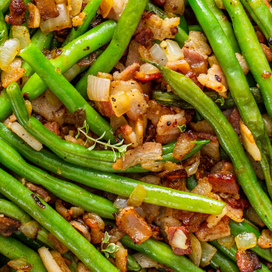 Skillet Green Beans with Bacon — Let's Dish Recipes