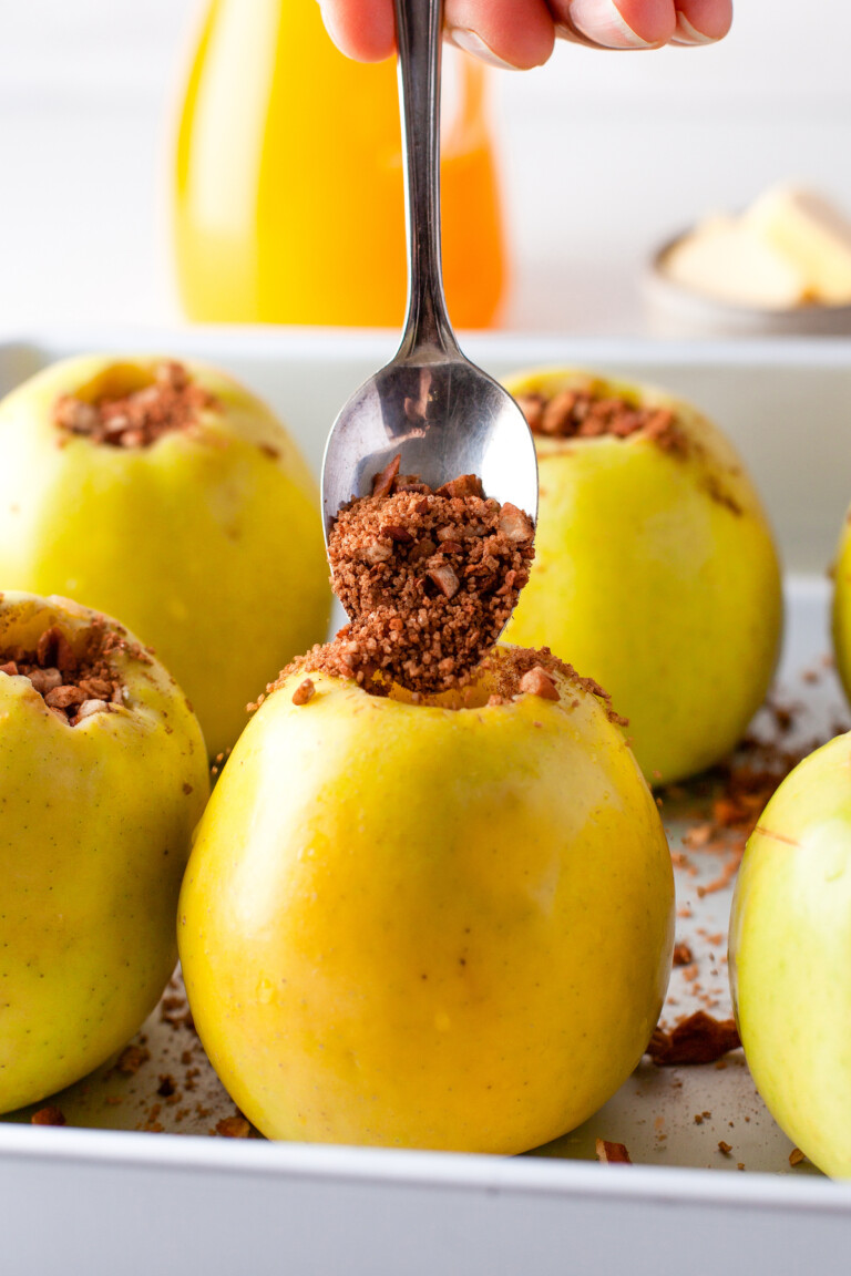 Cinnamon Baked Apples with Brown Sugar | The Novice Chef