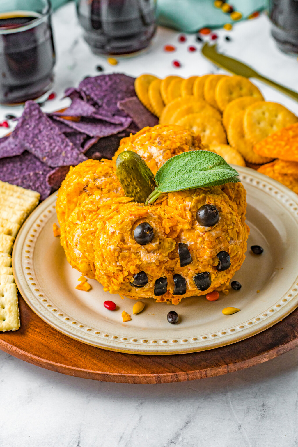 Easy Pumpkin Cheese Ball Appetizer | The Novice Chef