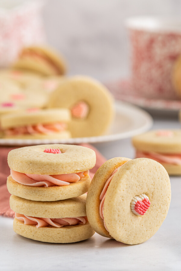 Valentine Sandwich Cookies | The Novice Chef
