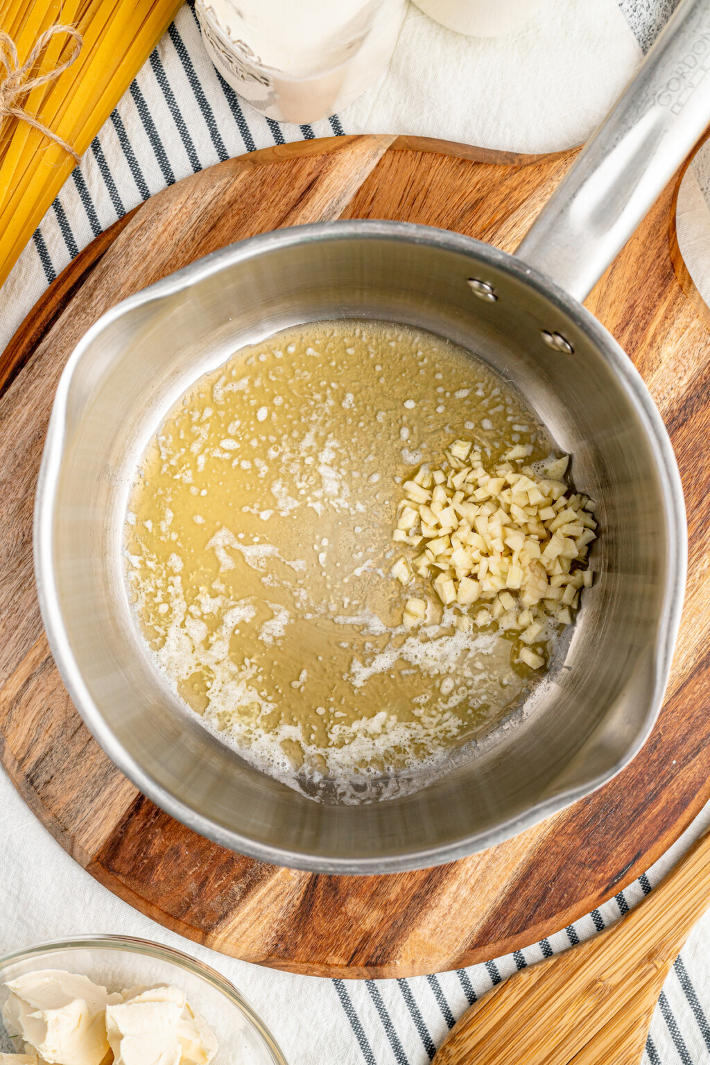 The BEST Alfredo Sauce With Cream Cheese The Novice Chef