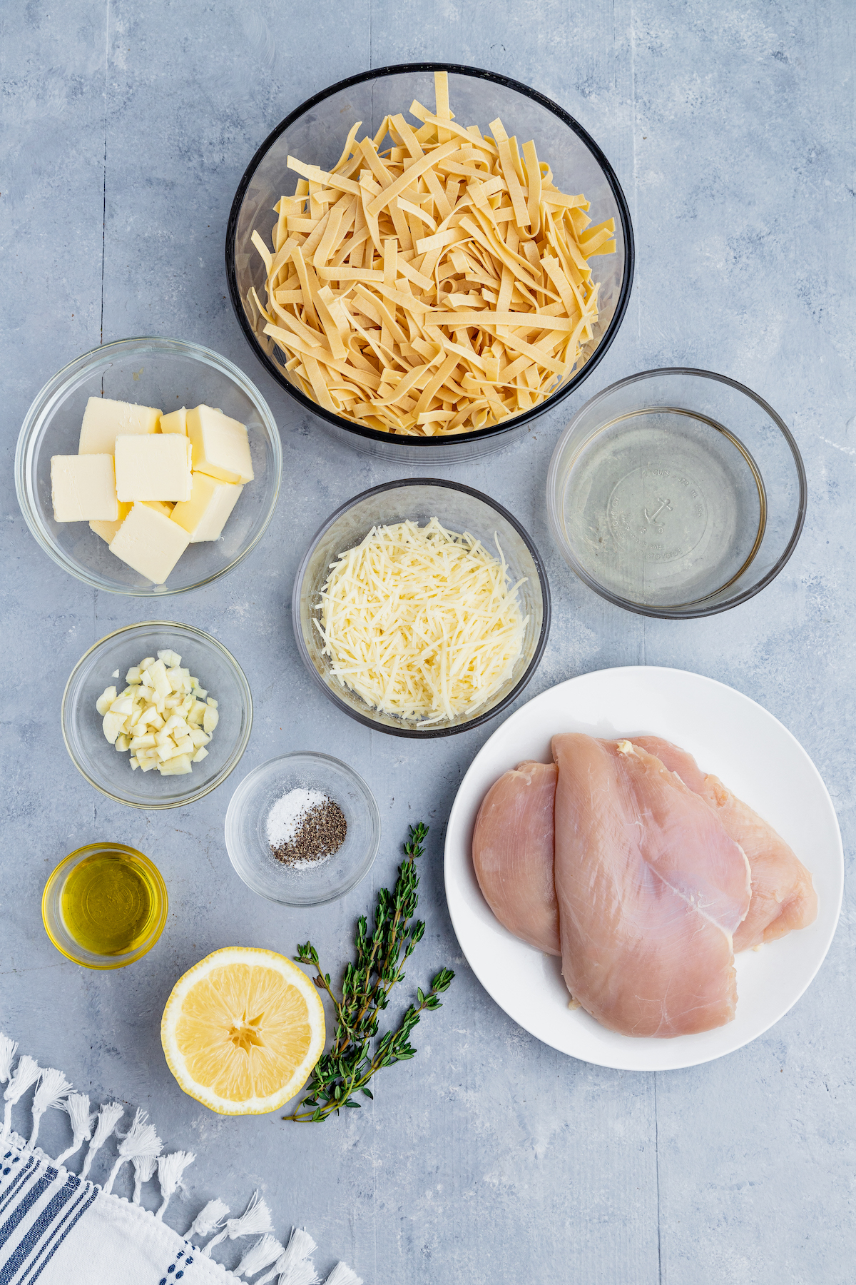 The ingredients for lemon thyme chicken pasta.