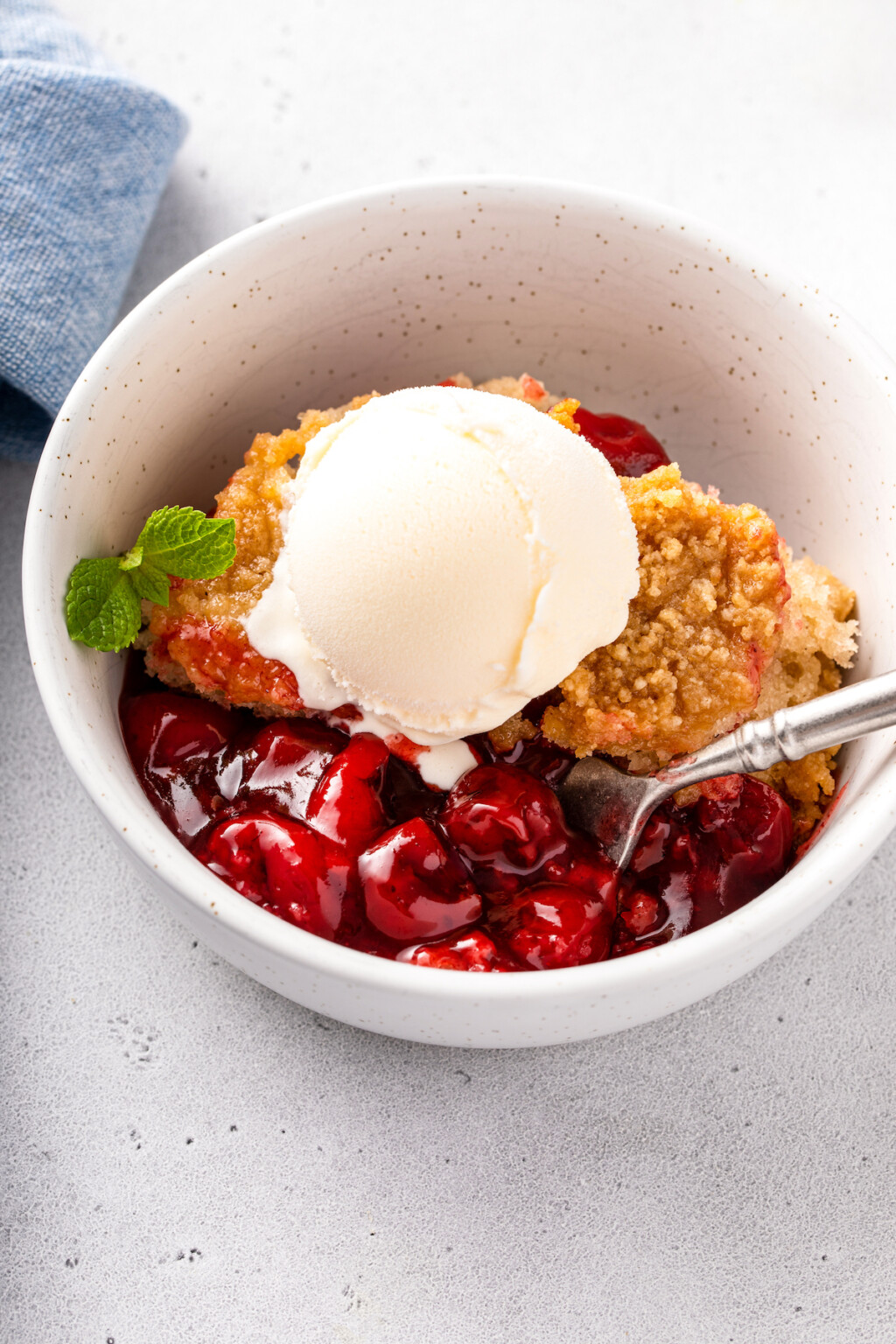 Crockpot Cherry Cobbler The Novice Chef