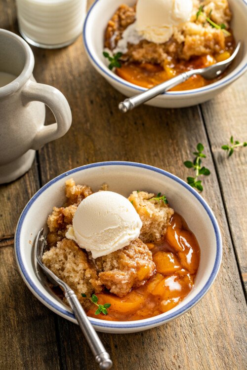 Crockpot Peach Cobbler | The Novice Chef