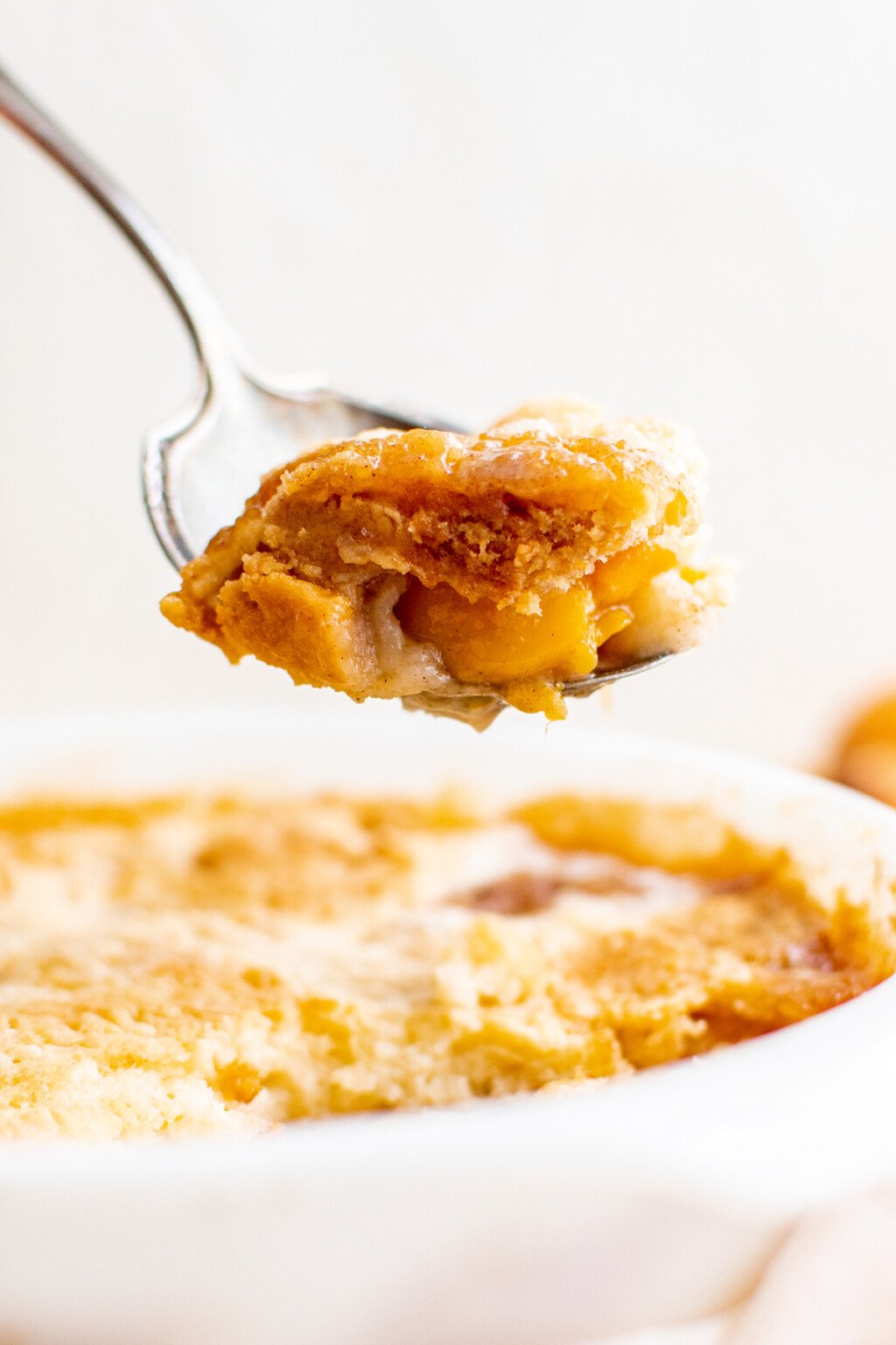 Easy Peach Dump Cake Recipe The Novice Chef