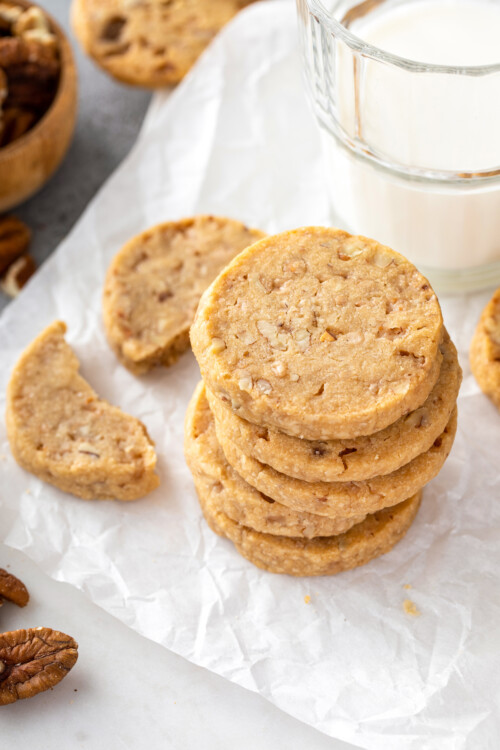 Toffee Pecan Sandies | The Novice Chef