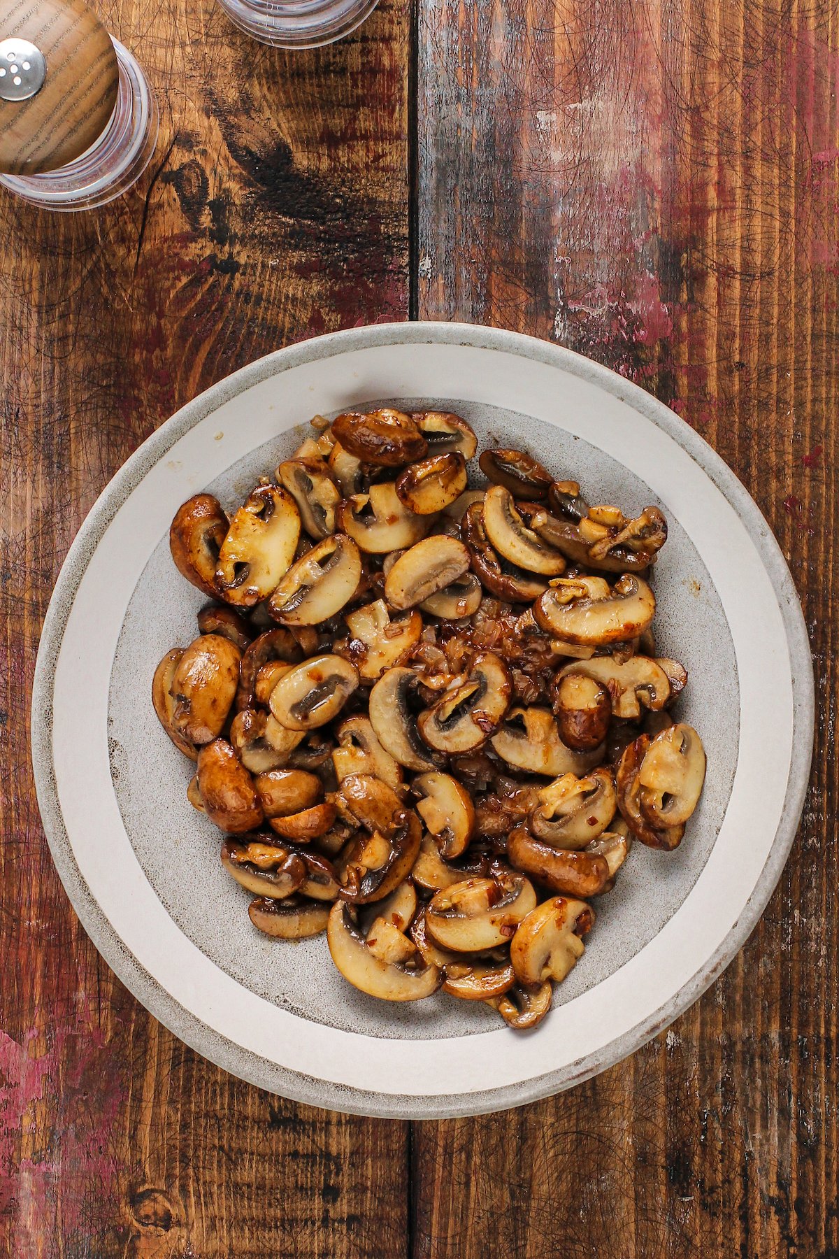 A bowl of sauteed mushrooms.