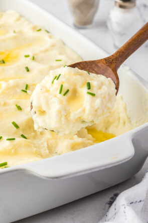 Creamy Make Ahead Mashed Potatoes The Novice Chef   Make Ahead Mashed Potatoes 1 295x443 